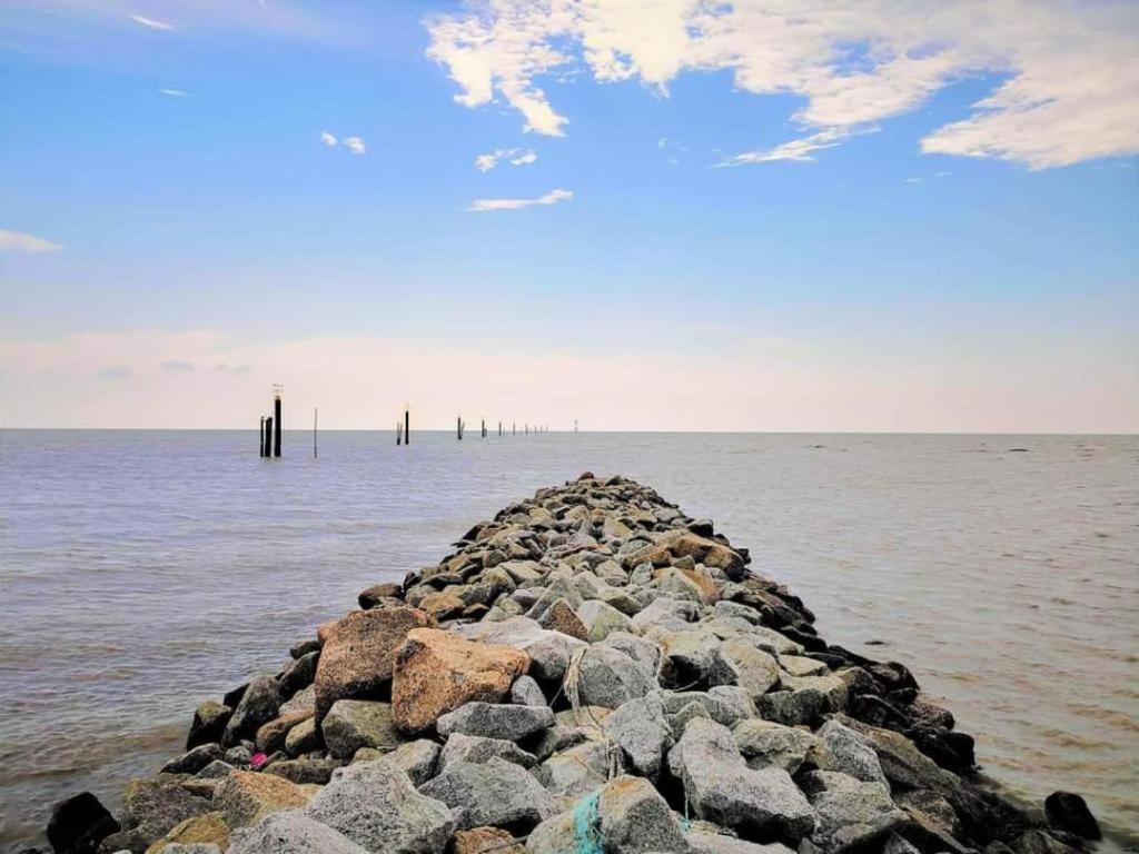 Sea Lion Firefly Concept Hotel Kuala Selangor Buitenkant foto